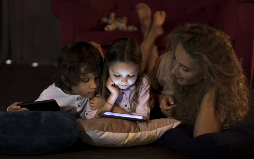 Managing Screen Time During Autumn and Winter Months
